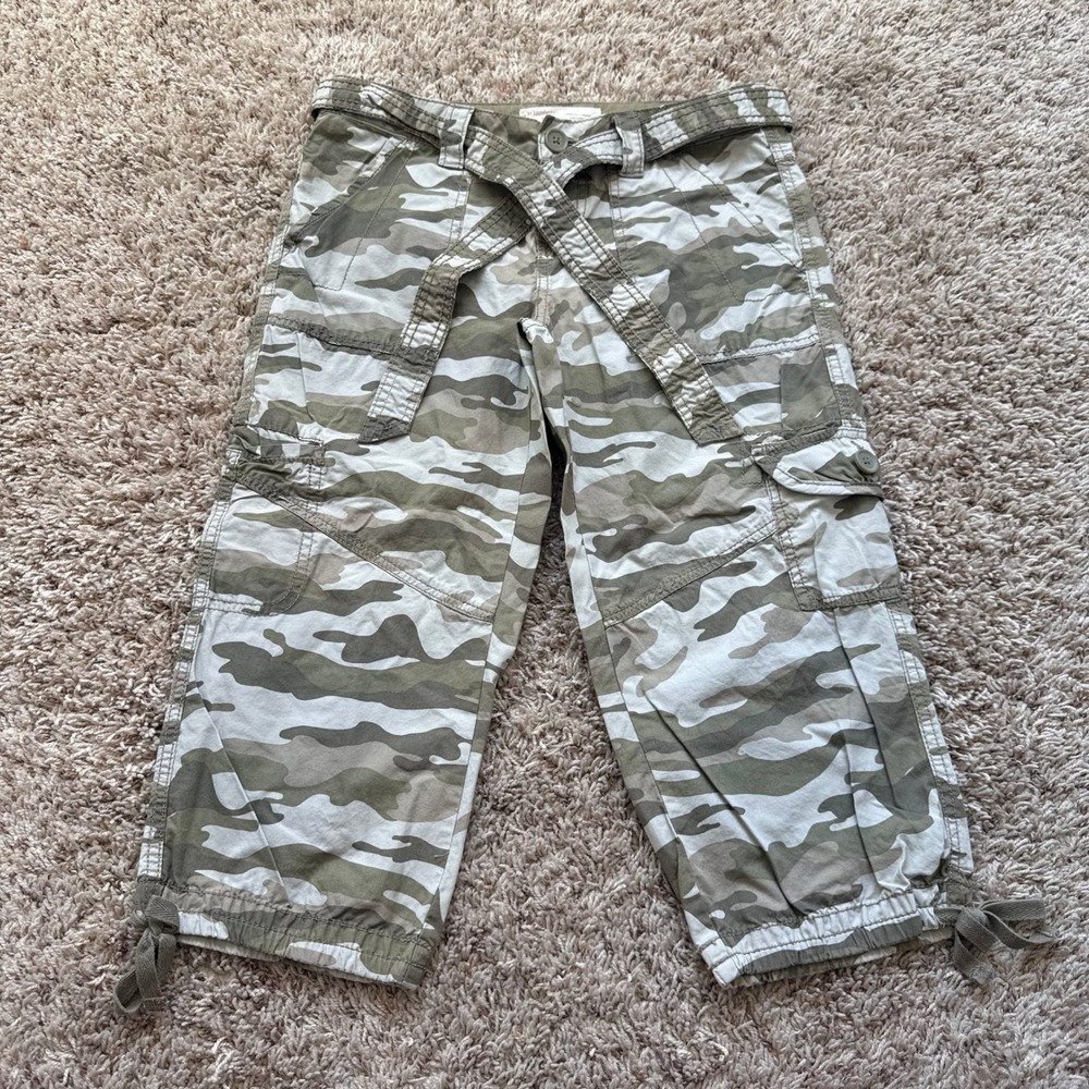 Y2K No Boundaries Olive Camo Cargo Capris Womens 3 Green Camouflage w/Belt